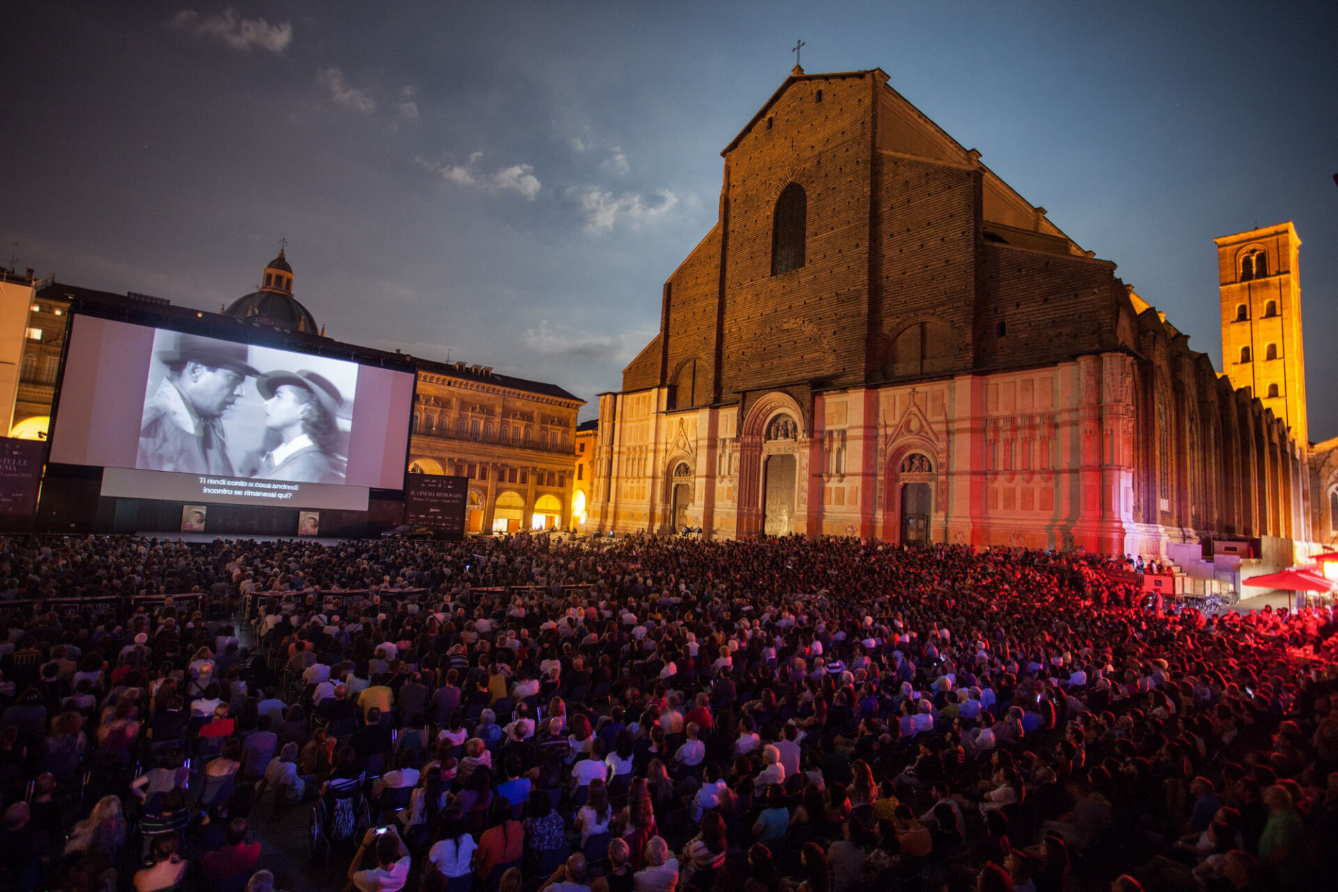 Torna il cinema in Piazza Maggiore, il più bello al mondo BoLOVEgna