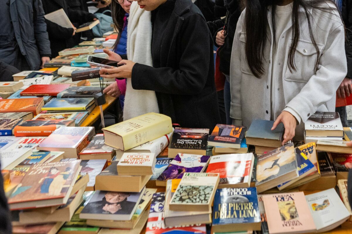 Libri introvabili e usati al chilo: a Bologna arriva per la prima volta Librokilo