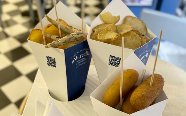 A Bologna il fritto al cartoccio per sentire il mare ad ogni morso